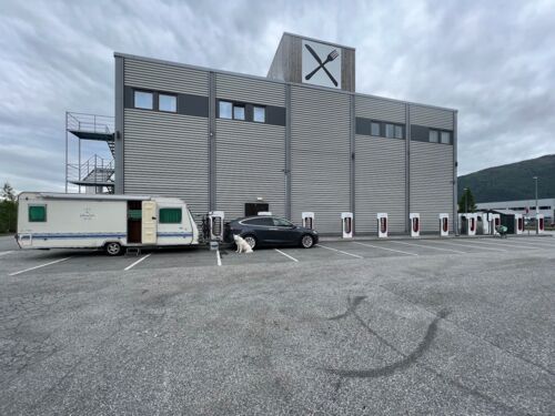 23. Ladestopp am Superchargerstandort Andalsnes