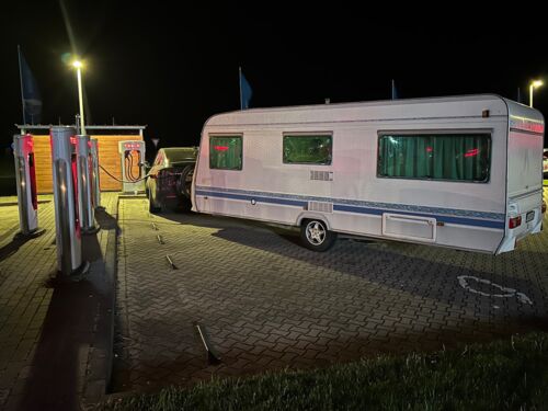 4. Ladestopp am Superchargerstandort Rhüden