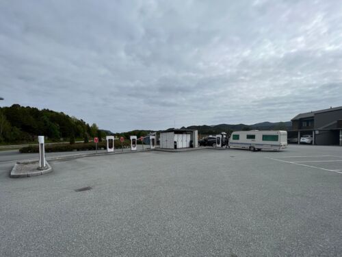 24. Ladestopp am Superchargerstandort Aspoya